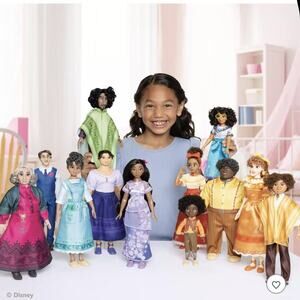 Disney Encanto Ultimate Madrigal Family Dolls Gift Set Includes 12 Dolls-
